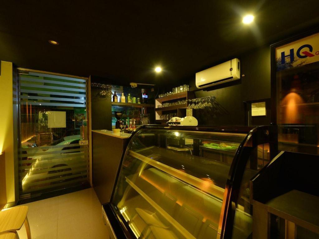 Hotel Family Treasure Yangon Esterno foto