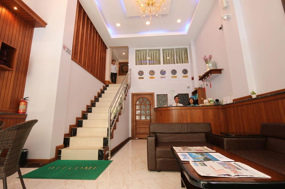 Hotel Family Treasure Yangon Esterno foto