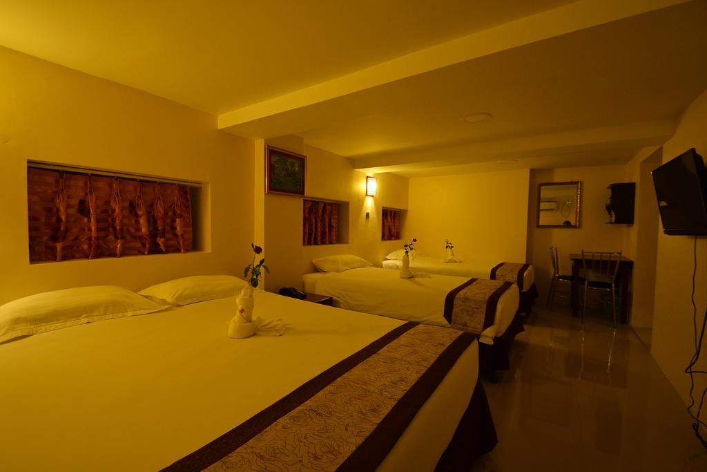 Hotel Family Treasure Yangon Esterno foto