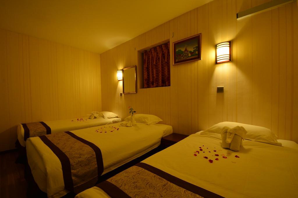 Hotel Family Treasure Yangon Camera foto