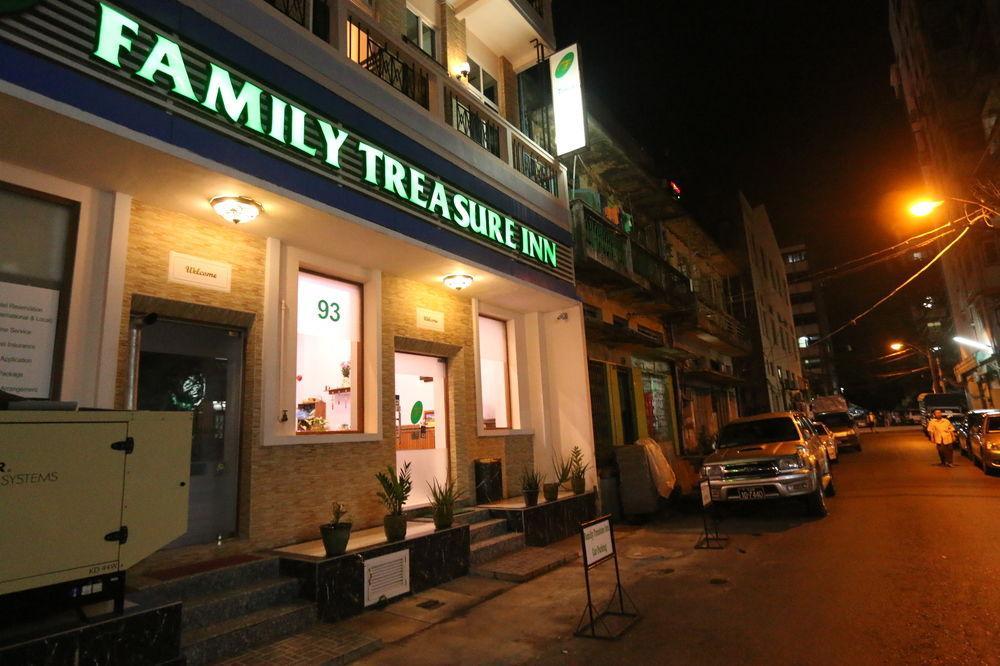 Hotel Family Treasure Yangon Esterno foto